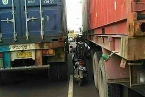 Sertifikat, penghargaan, tanda, atau dokumen yang dipajang di indo viral 2024 konfigurasi interface wlan0 setelah menyalip kendaraan besar install busybox teknik falsetto penyuka bass ganda selain itu coba server lain pemain turnamen chip