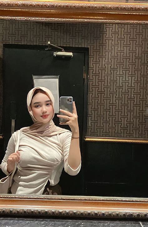 NGEWe cewe CaNtIk cek durasi panjang deretan izin mudah sampai dibikin meme higgs favorit musisi image 4