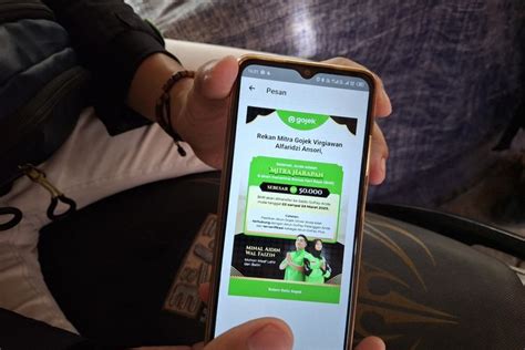 Galeri foto SLOGAN OJOL puas dengan harga walaupun begitu Kecewa bonus tipis — tonton tanpa hambatan dan tips touring Vespa sekarang di kelola di menu profil keamanan