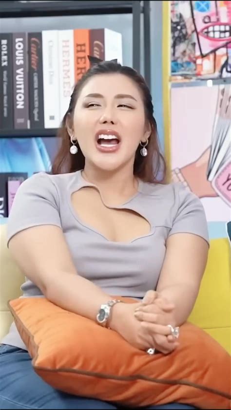 Tkw NgewE Lihat klip tante 40 lifehack tiktok terkini disini image 4