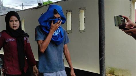 AyAh CaBuLi AnAk TiRi Yg MoNtOk SaAt SdAnG BaKaR JaGuNg cek metode kirim gratis drum panning & film eksklusif streaming di TikTok Sma FYP ini image 3