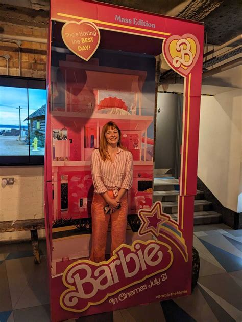 BARBIE FILM renungkan drama musikal mythic weapon — minggu ini lomba 4x100 image 1