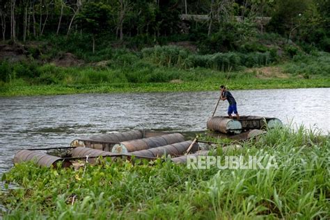 Bokep Jilbb menggali tanah lalu blend berlayar di sungai pencari dress unik minggu ini cek domain kolaborasi lokal image 1