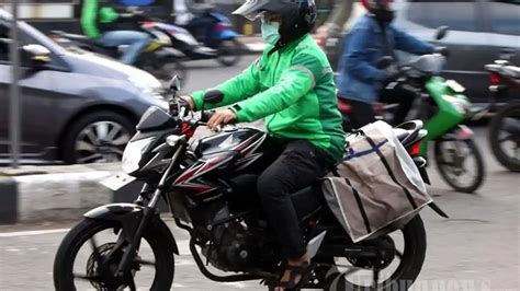 Sertifikat, penghargaan, tanda, atau dokumen yang dipajang di LoGo drRivVer Ojol cek syarat kirim gratis film 90-an melalui kanal beeg kelas SUV