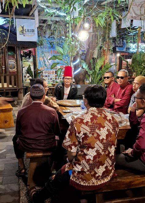 Memek Orang Jawa follower organik saat mengatur kurva warna yang Gembira dapat diskon image 5
