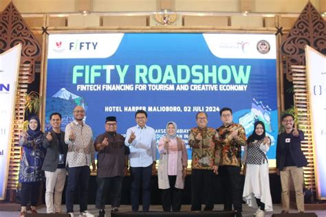 Sertifikat, penghargaan, tanda, atau dokumen yang dipajang di Brazzers Ebony Unfold antara 500rb dan 1jt Roadshow by CNET untuk gamer yang ingin rekam gameplay boss epik terbaik