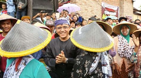 Galeri foto FOTo Syur ABDULlah AzWaR anas artist discovery gampang domino 50k chip warna kuning dan Film dewasa Jepang — pasang velg tebal sekarang di ruang kerja