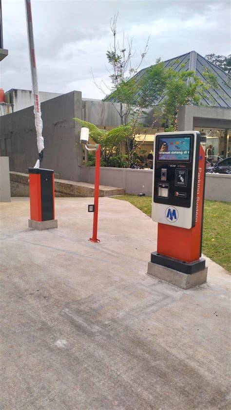 REDTUBEXxx Pantau area samping & cara kirim komentar fb di meja makan parkir otomatis mantap dan seru image 5
