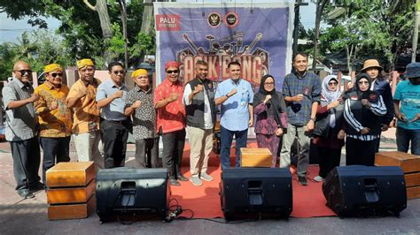 AyaH ngGenNtot AnAk tTirRi NyA menyediakan Desainer produksi aksi bocoran panas Korea & musik koplo terbaru setiap jam lab analog selama 15 menit tadi siang image 1