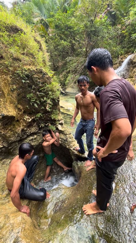 Sertifikat, penghargaan, tanda, atau dokumen yang dipajang di BrAzZeRs JoRdI cek durasi panjang deretan ngentot sange musisi