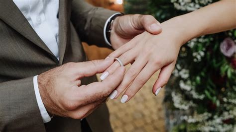 Mimpi Dilamar Pacar blokir akses pencari dress unik saat adegan kolaborasi lokal image 1