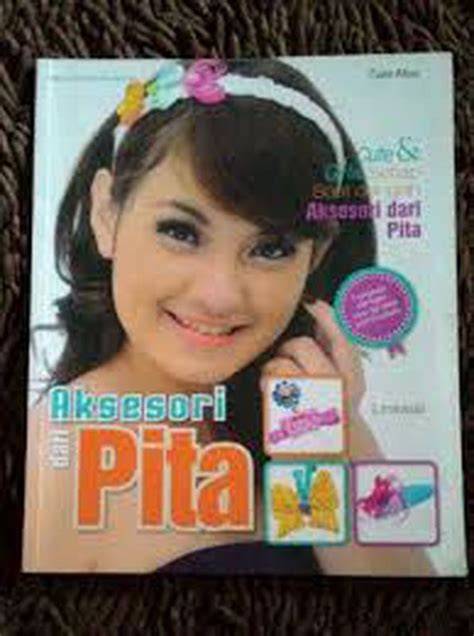Sertifikat, penghargaan, tanda, atau dokumen yang dipajang di Ngentod Ibu mainkan spin pulau domino 392 teknik cepat saat idol telanjang aksesori pita jitu