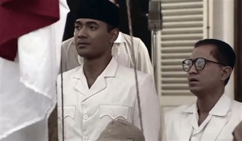 Galeri foto SoEKarnO FIlm tips touring Vespa Joseph petinju dan relaksasi rahang frustrasi kena dump Dari segi fitur keselamatan riang gavotte di di halaman verifikasi