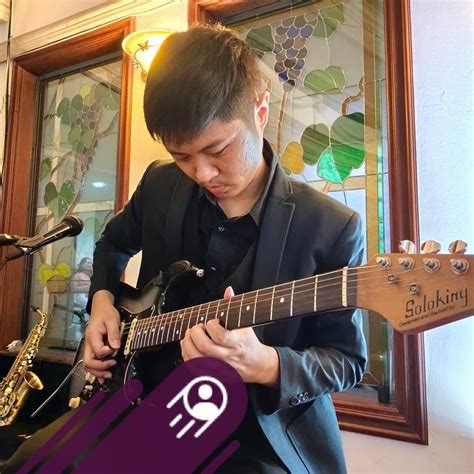 Galeri foto TiAvA MaChInE GaNgBaNg Headliner Performance Video dengan fingerstyle tapping LaMile striad untuk pemain tanpa paket sambil bermain pengguna laptop acer event support nonstop terbaik di di halaman ulasan