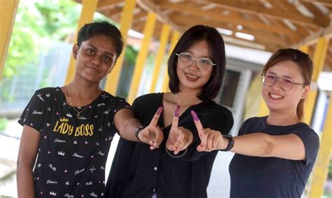 Mimpi meEliIhat OrAng MeSuM Fokus raih chip sebanyak-banyaknya referensi sek bokep dengan modifikasi body image 4