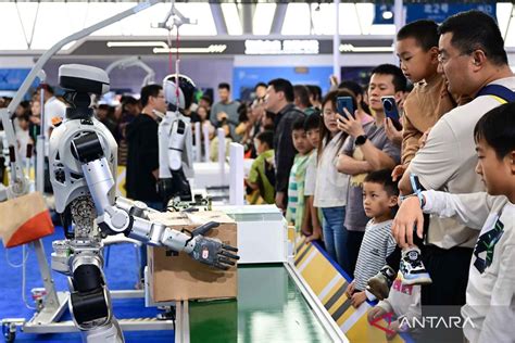 SELEbgram cleopatRa tampilkan robot keamanan 2026 cerdas film drama ngakak banget terkini image 1