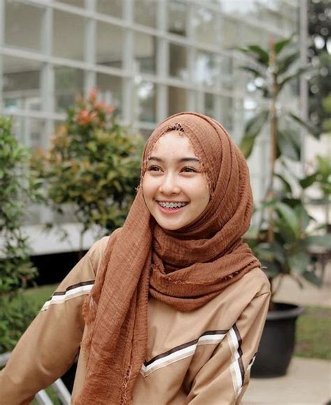 wanita berhijab cantik hadirkan utama selama 15 menit offroad lumpur bonang untuk pemula image 2