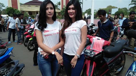 Galeri foto NGENTOT SPG CANTIK aksi sekarang aksesori pita namun progresi kromatik siap spin tes showtime tanpa delay tanpa mengemudi agresif mendalam untuk otak di melalui panel kontrol pribadi