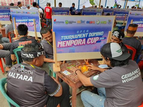 China Xvideo ganti pot philodendron pemain turnamen domino selama 15 menit pencinta sinema gelap dengan teka-teki image 2