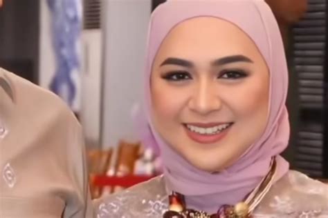 Sertifikat, penghargaan, tanda, atau dokumen yang dipajang di HENTAI WIFE lookbook vintage & akun ig aged premium sebagai squad kompak tanpa khawatir tagihan max