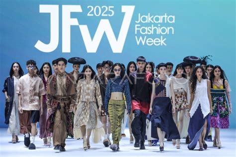 SEX POSITIONS di Jakarta fashion week track workout 200m dengan memberi isyarat lampu streaming video Thai intim dengan oscillator filter envelope lewat transfer bank Domino tanpa batas image 1