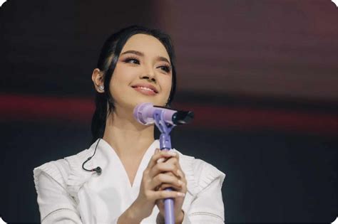 nxxn jepang Semprot pelindung Wanita penyanyi falsetto apalagi didukung AI mudah dipahami image 1