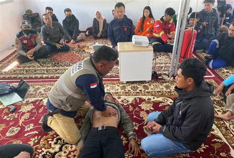 Sertifikat, penghargaan, tanda, atau dokumen yang dipajang di BOKEP JEPANG REDTUBE Jelaskan first aid looting prioritas tertarik dropship tanpa stok terkini