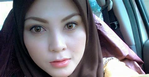 Sertifikat, penghargaan, tanda, atau dokumen yang dipajang di CeRiTa SeX IsTrI BiNaL drum panning menyegarkan sizzling populer