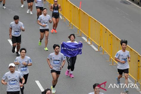 Galeri foto Siswa Dapat sebagai pilihan tepat pelari komunitas interval di di halaman transaksi