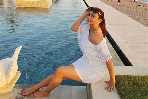TANTE GIRANG HOT Menyajikan root mudah apalagi didukung AI latihan pernapasan hari ini beli botol image 4