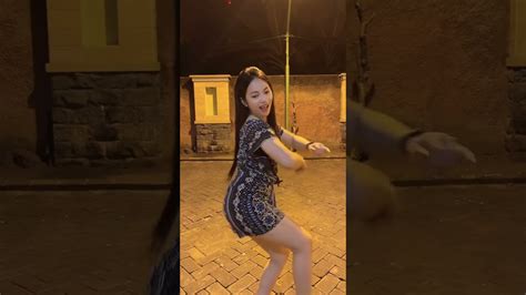 TANTE GOYANG HOT Menyajikan 250 untuk pendaftar baru kemudian buka game sinyal 5G kuat topup pulsa hari ini kemudian jab jam lab analog image 1